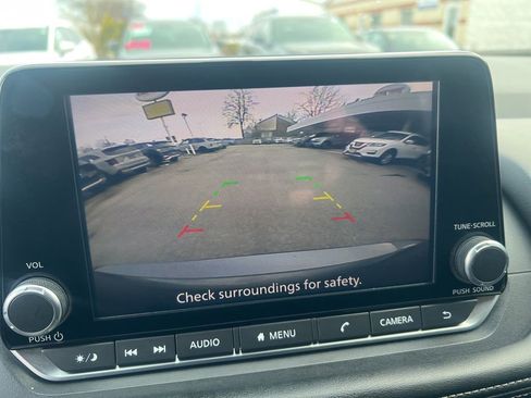 Used 2024 Nissan Rogue SV image 49