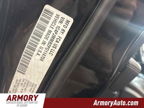 Used 2023 Jeep Cherokee Altitude Lux image 42