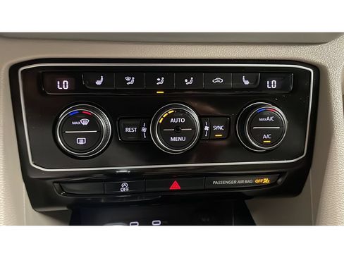 Used 2023 Volkswagen Atlas SE AWD/4WD image 15