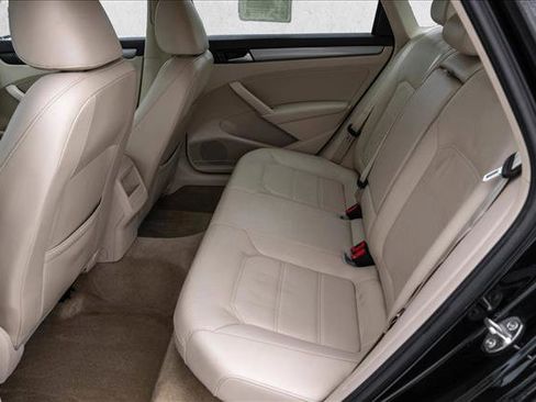 Used 2015 Volkswagen Passat 1.8T Wolfsburg Edition image 19