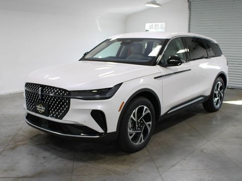 New 2026 Lincoln Nautilus Premier image 3