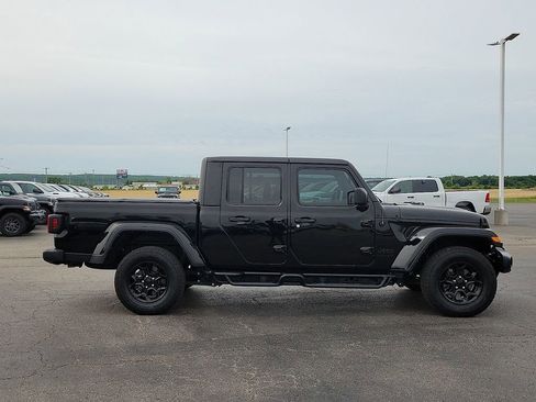 Used 2023 Jeep Gladiator Sport AWD/4WD image 6