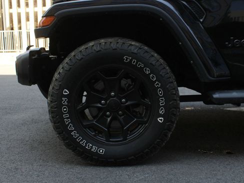 Used 2022 Jeep Gladiator Sport image 11