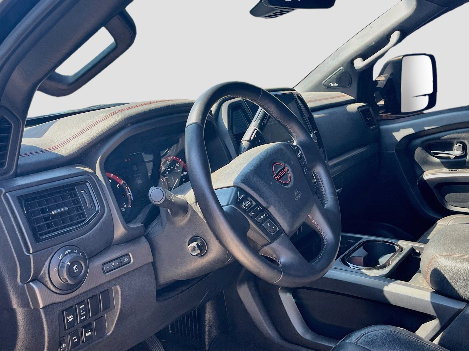 Used 2024 Nissan Titan PRO-4X w/ Pro-4x Convenience Package AWD/4WD image 9