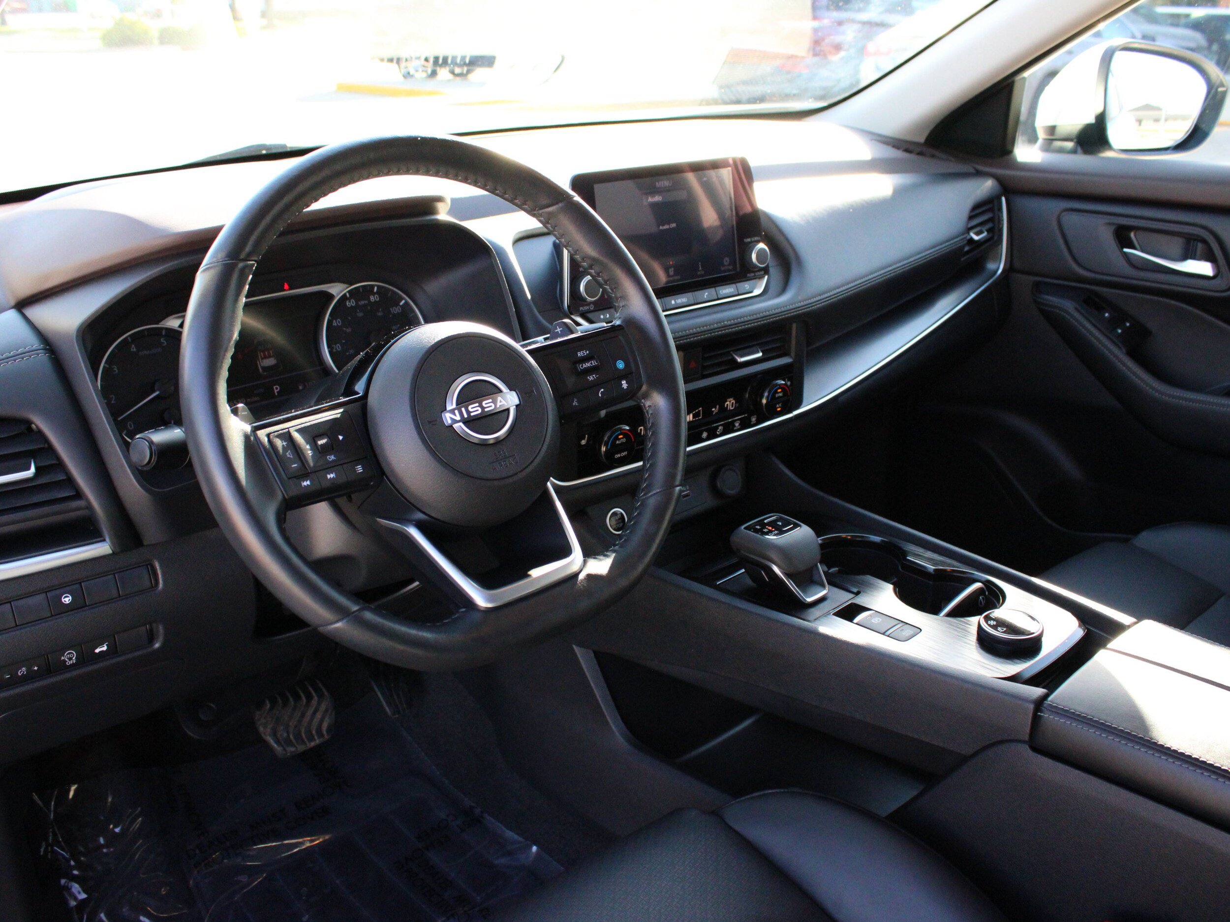 Used 2023 Nissan Rogue SV w/ SV Premium B Package AWD/4WD image 16