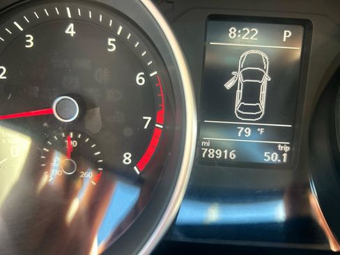 Used 2017 Volkswagen Jetta SE FWD image 12
