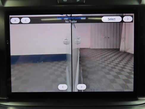 Used 2025 Ford F250 Platinum w/ FX4 Off-Road Package image 23