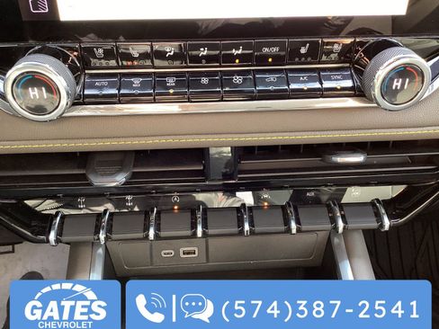 Used 2023 Chevrolet Colorado ZR2 w/ ZR2 Convenience Package III image 23