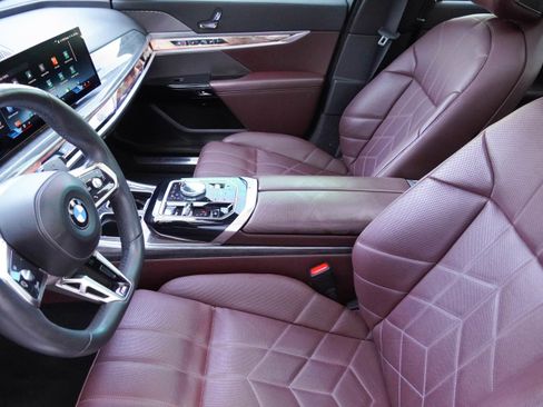 Certified 2023 BMW 740i RWD image 12