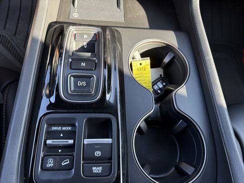 Used 2025 Honda Pilot TrailSport image 23