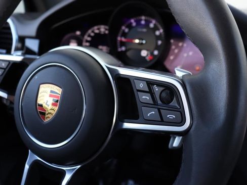 Used 2021 Porsche Cayenne image 41