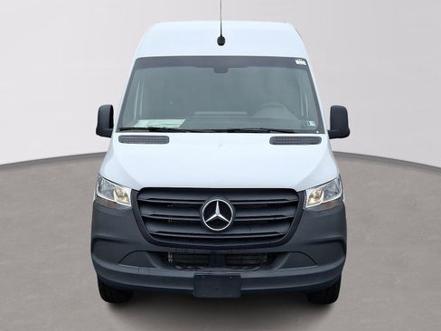 Used 2024 Mercedes-Benz Sprinter 2500 image 2