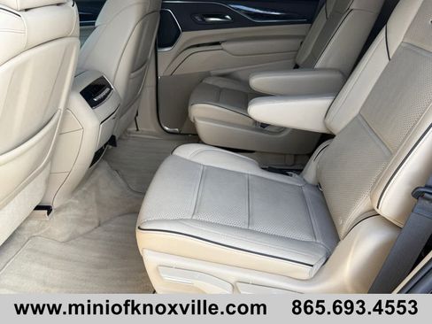 Used 2021 Cadillac Escalade Premium Luxury image 17