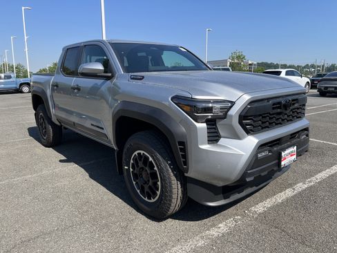 New 2026 Toyota Tacoma TRD Off-Road AWD/4WD image 3