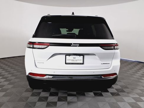 Used 2025 Jeep Grand Cherokee Laredo w/ Luxury Tech Group I image 5