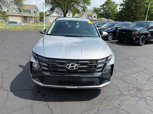 Used 2025 Hyundai Tucson SEL FWD image 3