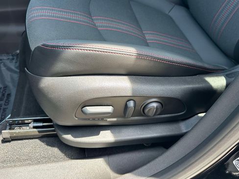 Used 2023 Chevrolet Equinox RS w/ LPO, Floor Liner Package FWD image 21