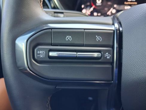 Used 2026 GMC Canyon AT4 w/ AT4 Premium Package AWD/4WD image 13