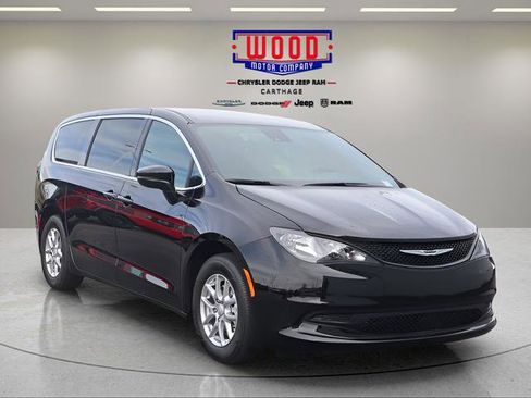 New 2026 Chrysler Voyager LX image 9