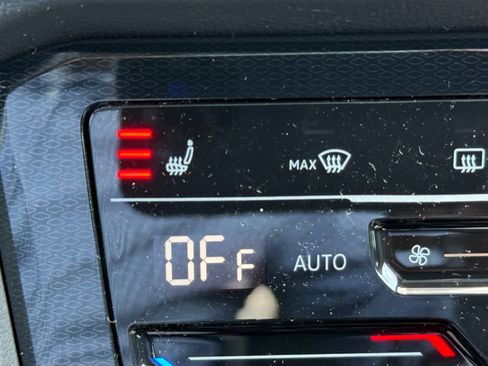 New 2026 Volkswagen Taos SE AWD/4WD image 17