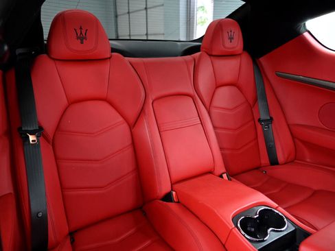 Used 2014 Maserati GranTurismo Sport image 36