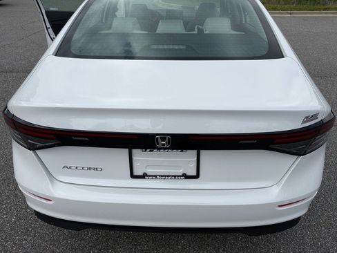 New 2025 Honda Accord SE image 14