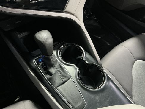 Used 2020 Toyota Camry LE FWD image 22