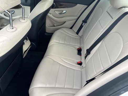 Used 2019 Mercedes-Benz C 300 Sedan image 11