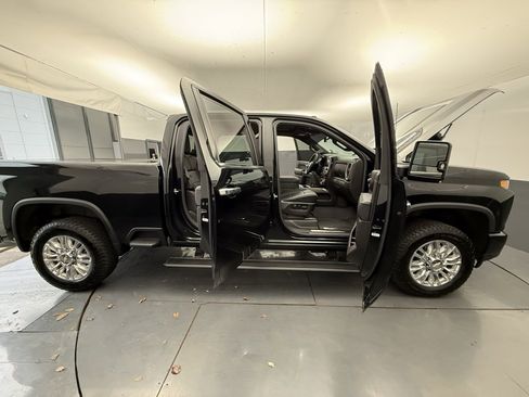 Used 2023 Chevrolet Silverado 2500 High Country w/ LPO, Hitch Package image 19