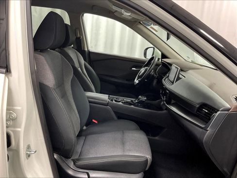 Certified 2021 Nissan Rogue SV image 11