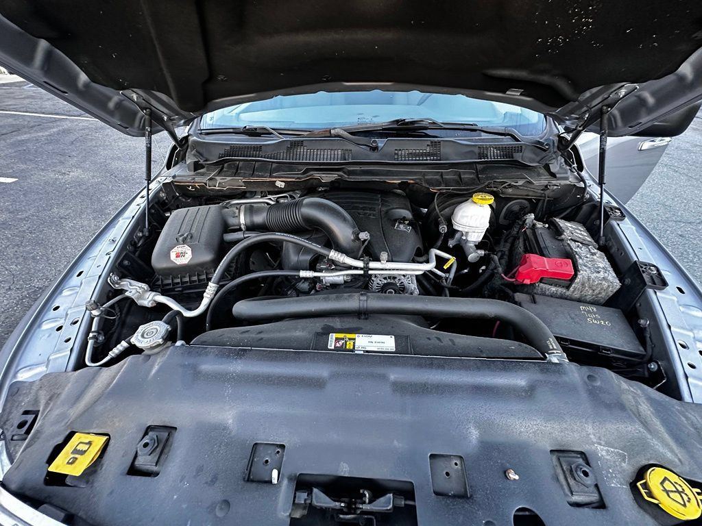 Used 2019 RAM 1500 Classic SLT AWD/4WD image 18