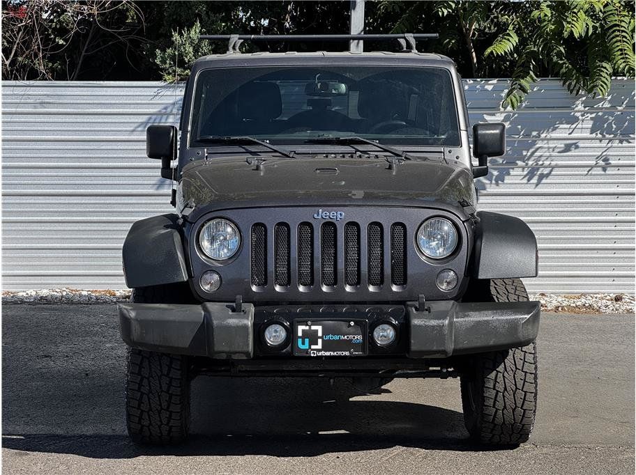 Used 2016 Jeep Wrangler Unlimited Rubicon w/ Connectivity Group AWD/4WD image 7