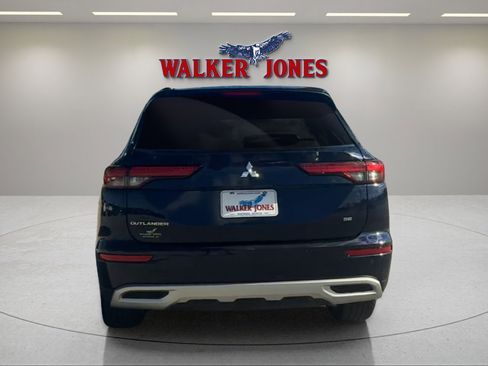 Used 2024 Mitsubishi Outlander SE image 4