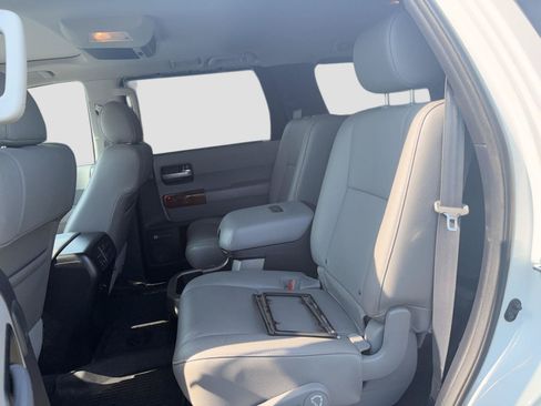 Used 2021 Toyota Sequoia Platinum RWD image 11