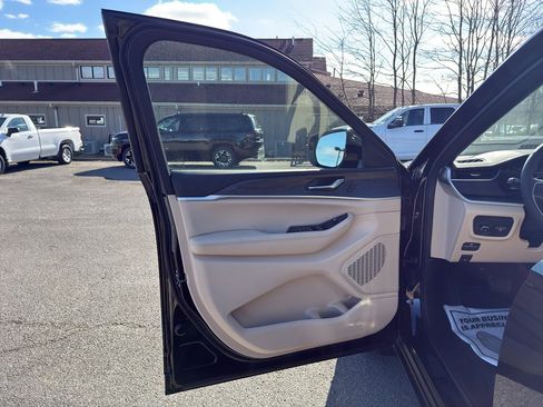 New 2025 Jeep Grand Cherokee L Limited w/ Black Appearance Package image 19