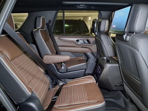 New 2026 GMC Yukon Denali Ultimate w/ LPO, Illumination Package AWD/4WD image 7
