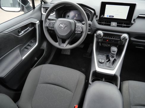 Certified 2025 Toyota RAV4 XLE image 10