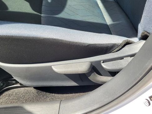 Used 2025 Nissan Versa SV image 14