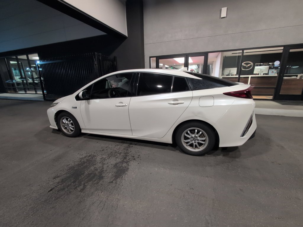 Used 2017 Toyota Prius Prime Premium w/ Carpet Mat Package FWD image 8