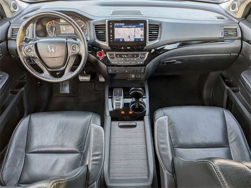 Used 2017 Honda Pilot Touring image 28