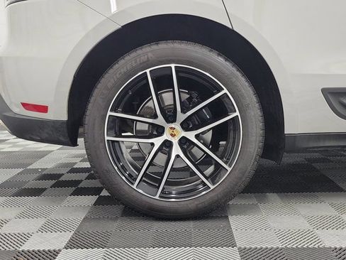 Used 2024 Porsche Macan AWD/4WD image 7