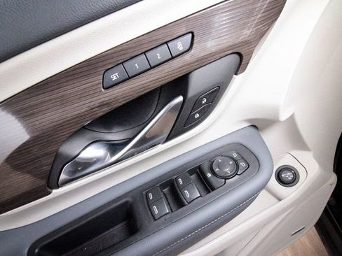 Used 2024 GMC Terrain Denali w/ Black Diamond Edition image 12