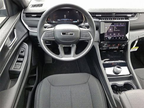 New 2025 Jeep Grand Cherokee Laredo X w/ Luxury Tech Group I image 9