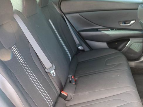 Used 2022 Hyundai Elantra SEL w/ Convenience Package image 16