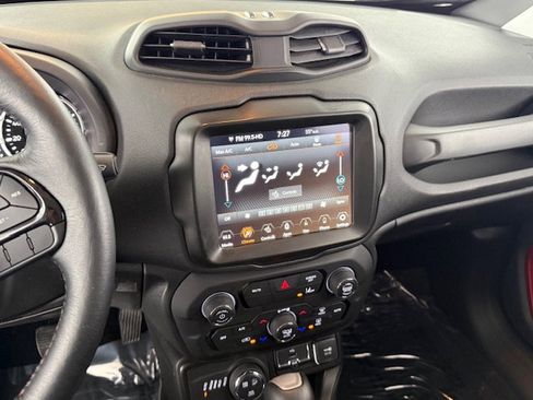 Used 2022 Jeep Renegade Trailhawk image 13