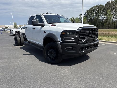 New 2026 RAM 5500 Tradesman AWD/4WD image 2