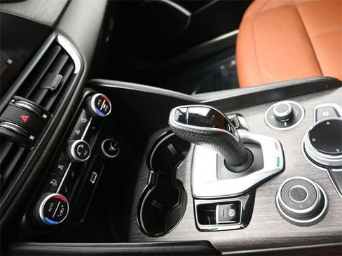 Used 2022 Alfa Romeo Giulia Ti image 23