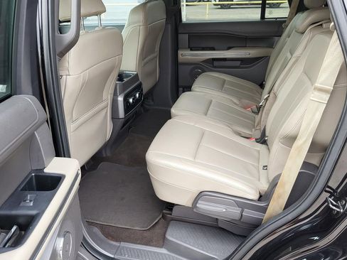 Used 2021 Ford Expedition XLT image 13