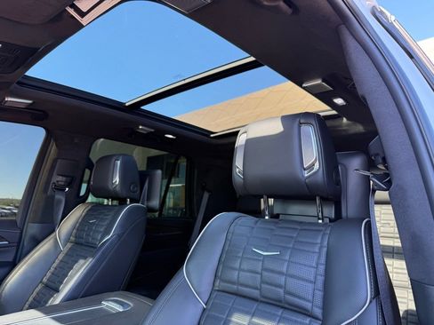 Used 2023 Cadillac Escalade Sport Platinum w/ LPO, ONYX Package AWD/4WD image 21
