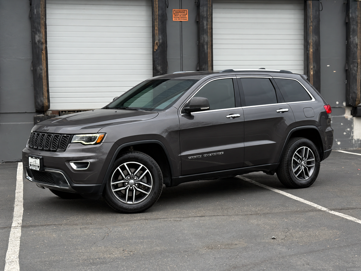Used 2018 Jeep Grand Cherokee Limited w/ Luxury Group II AWD/4WD image 8